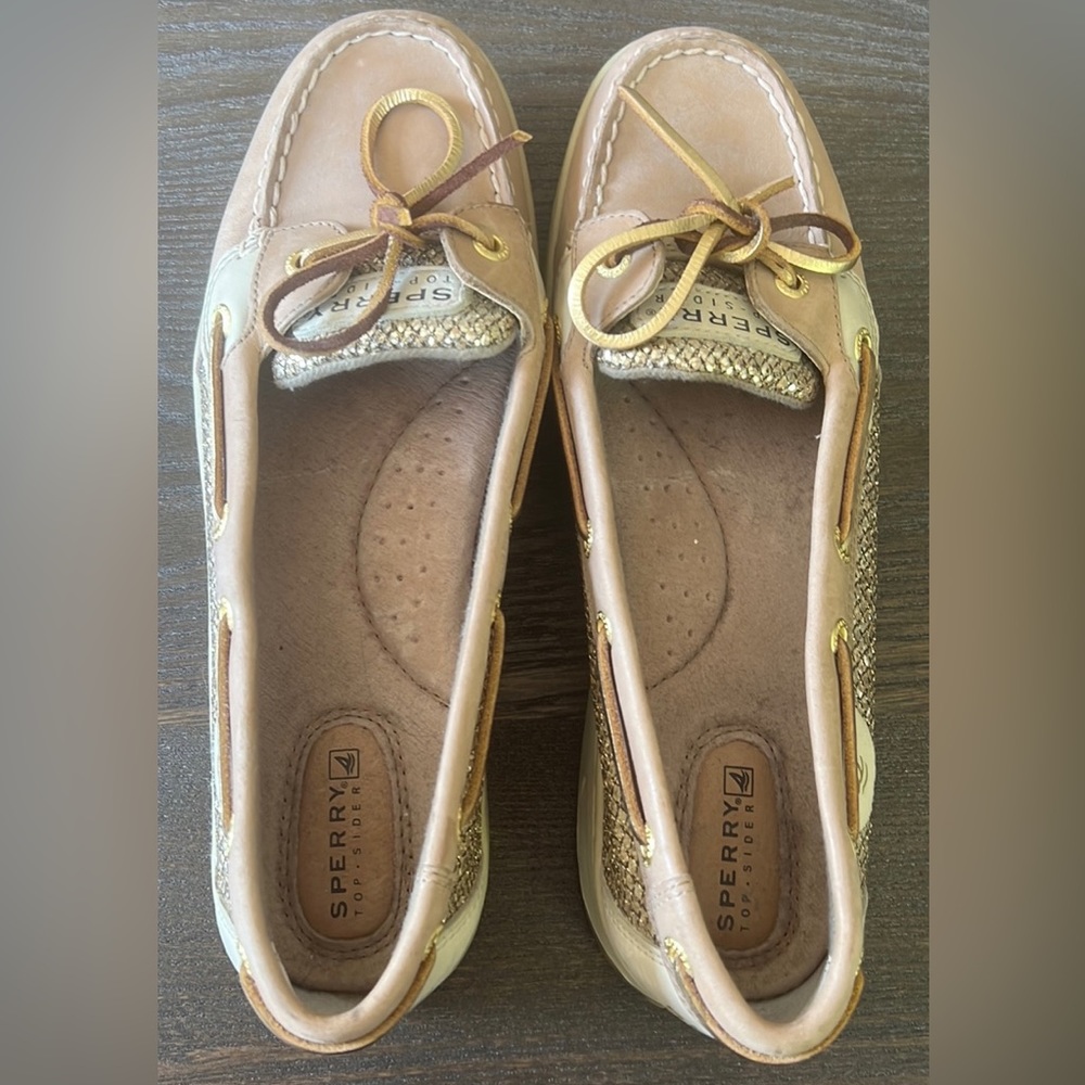 Sperry TopSider Boat shoes. Color Tan with Gold. Size 9.